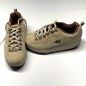 Sketchers Shape-Ups Sneakers Women’s Size 7.5 Tan
